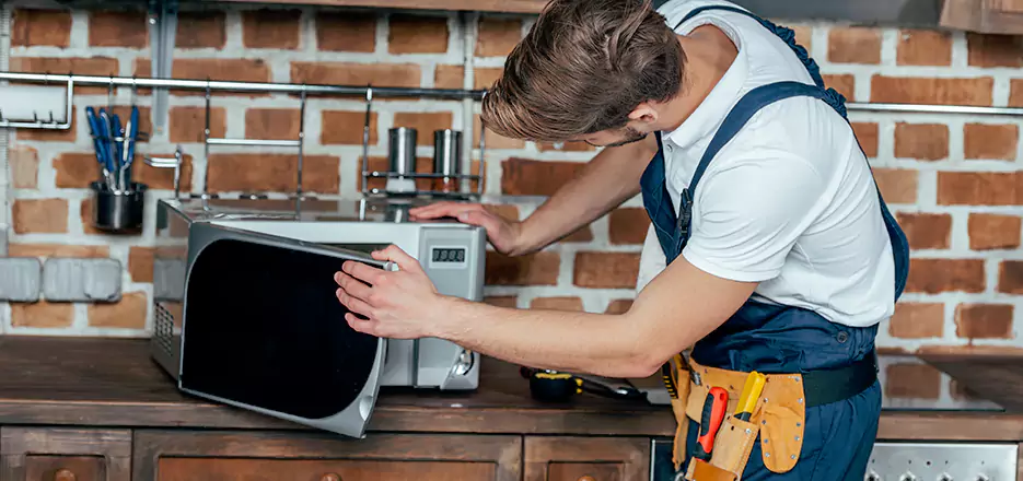In-Home Microwave Repair in East Hartford